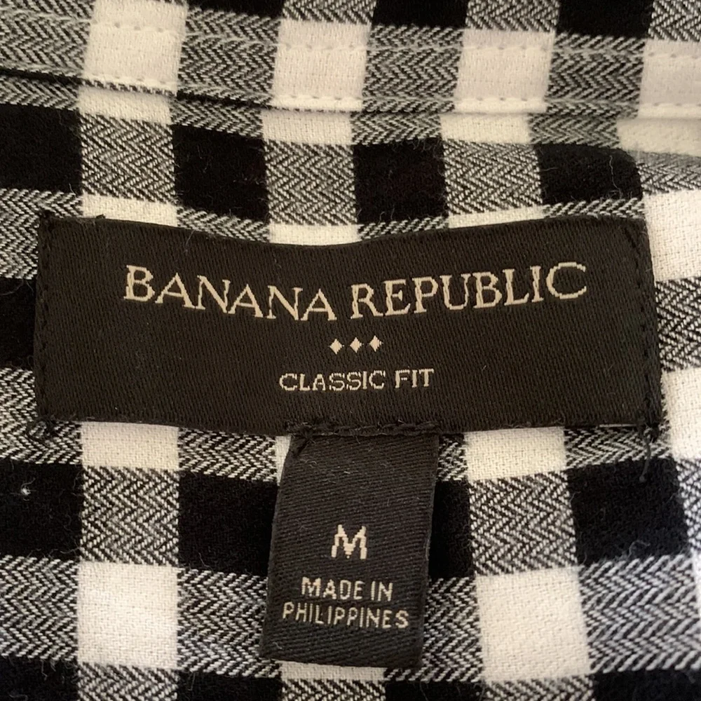 EUC.  Banana republic plaid shirt - Picture 4 of 4